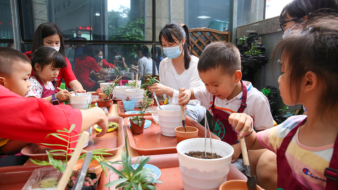 光明全托幼儿园活动